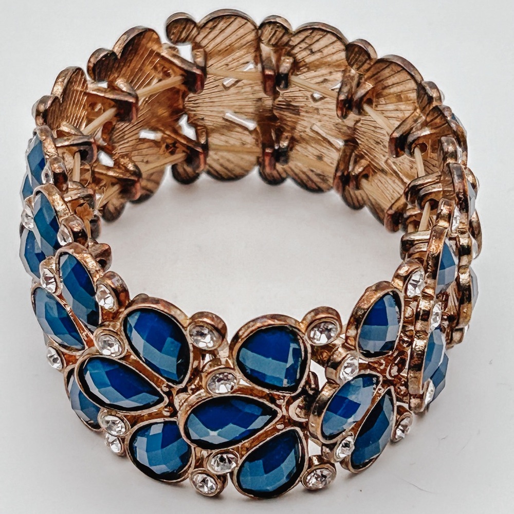 Bracelet, blue and crystal faceted beads stones stretchy bangle classic dressy